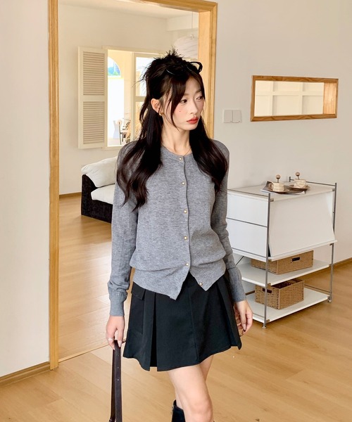 Girly Doll(ガーリードール)の「ベーシッククルーネックニットカーディガン(カーディガン/ボレロ・レディース・ピンク/レッド/ブラウン/オフホワイト/グレー/ブラック・F)」の12枚目の写真
