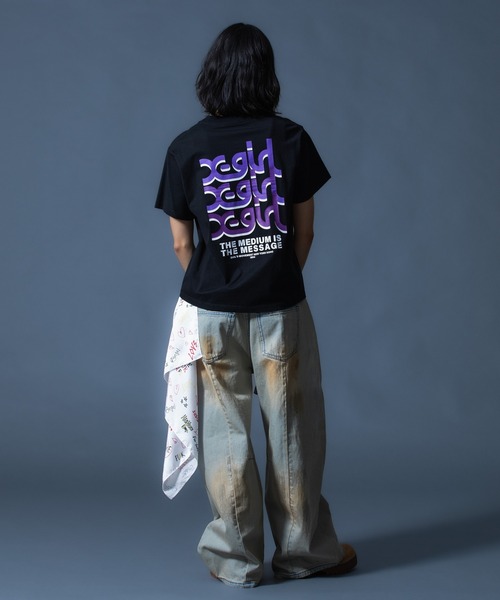 X-girl（エックスガール）の「TRIPLE LOGO S/S TEE（Tシャツ/カットソー・レディース・ブラック/ホワイト/パープル・S/M/L）」の17枚目の写真