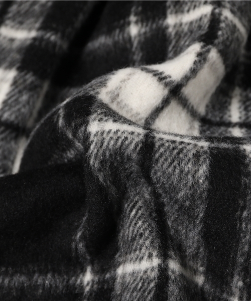 one after another NICE CLAUP（ワンアフターアナザーナイスクラップ）の「【ナイスクラップ】シャギーチェックミニスカート（スカート・レディース・オフホワイト/キャメル・FREE）」の12枚目の写真