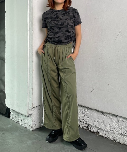 ROGER AND RAW（ロジャーアンドロウ）の「ナイロン切り替えトラックパンツ（その他パンツ・レディース・カーキ/ブラック/ネイビー/ベージュ・FREE）」の9枚目の写真