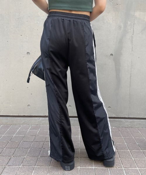 ROGER AND RAW（ロジャーアンドロウ）の「ナイロン切り替えトラックパンツ（その他パンツ・レディース・カーキ/ブラック/ネイビー/ベージュ・FREE）」の18枚目の写真