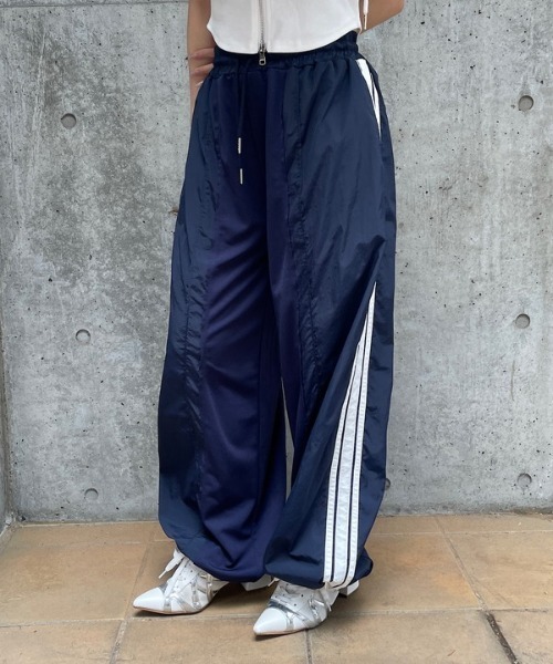 ROGER AND RAW（ロジャーアンドロウ）の「ナイロン切り替えトラックパンツ（その他パンツ・レディース・カーキ/ブラック/ネイビー/ベージュ・FREE）」の21枚目の写真