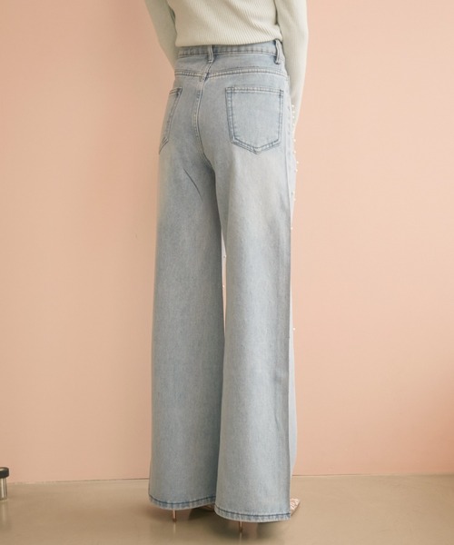 TITTY&CO.（ティティーアンドコー）の「ビジュー付きデニムパンツ（デニムパンツ・レディース・ブルー・MEDIUM/SMALL）」の3枚目の写真