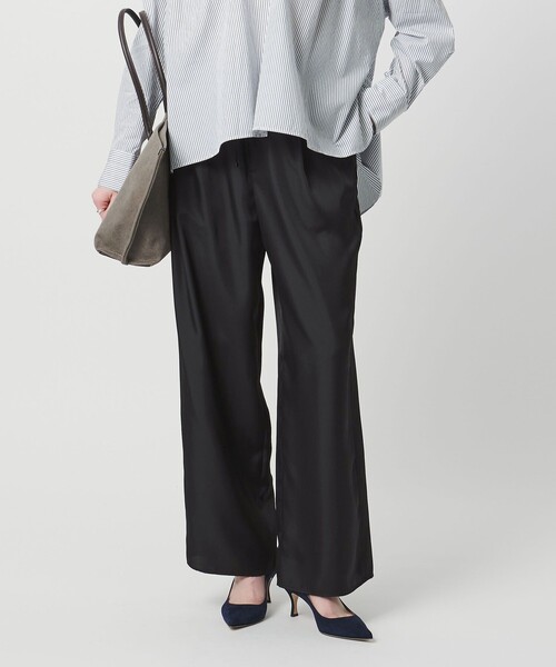 UNITED ARROWS(ユナイテッドアローズ)の「シルクライク イージーパンツ(その他パンツ・レディース・グレー/オフホワイト/ブラック/ライム/ダークブラウン・36/34/38)」の9枚目の写真