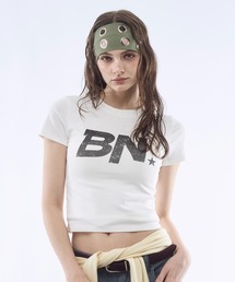 BENUA（ベヌア）の「BN cropped T-shirt/BN クロップド丈Tシャツ（Tシャツ/カットソー）」