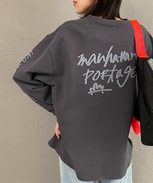 ManhattanPassage（マンハッタンパッセージ）の「[MANHATTAN PORTAGE マンハッタンポーテージ] 別注 ピグメント染め 手書き風バックロゴ刺繍ロンT（Tシャツ/カットソー）」