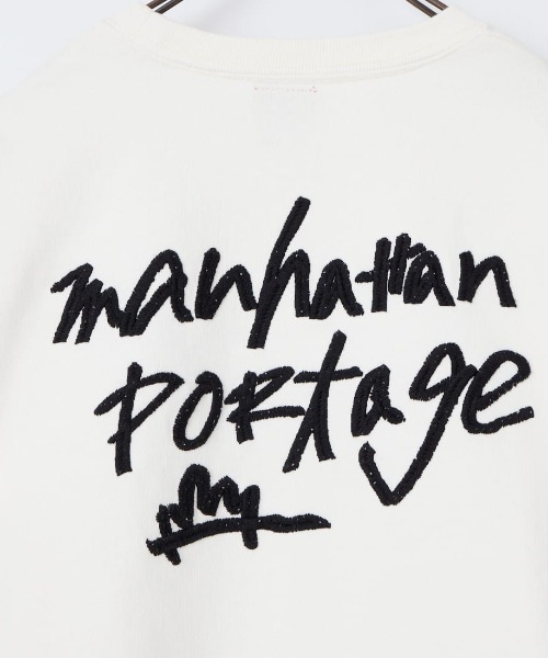 ManhattanPassage（マンハッタンパッセージ）の「[MANHATTAN PORTAGE/マンハッタンポーテージ] 別注 ピグメント染め 手書き風バックロゴ刺繍ロンT（Tシャツ/カットソー・レディース・ベージュ/チャコールグレー/アイボリー・S/XL/L/M）」の4枚目の写真