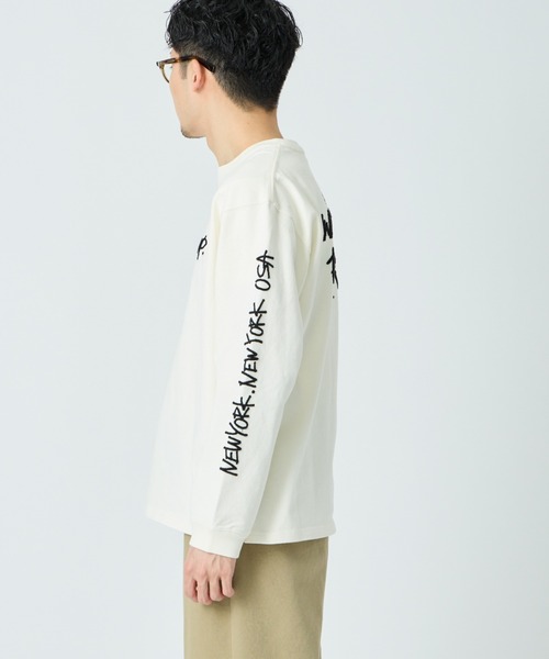 ManhattanPassage（マンハッタンパッセージ）の「[MANHATTAN PORTAGE/マンハッタンポーテージ] 別注 ピグメント染め 手書き風バックロゴ刺繍ロンT（Tシャツ/カットソー・レディース・ベージュ/チャコールグレー/アイボリー・S/XL/L/M）」の21枚目の写真
