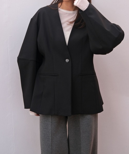 AKTE(アクテ)の「コクーンスリーブノーカラージャケット(ノーカラージャケット・レディース・キャメル/ブラック・2/1)」の6枚目の写真