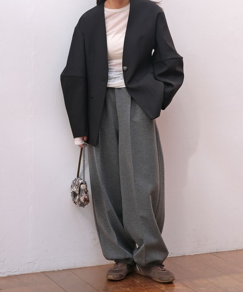 AKTE(アクテ)の「コクーンスリーブノーカラージャケット(ノーカラージャケット・レディース・キャメル/ブラック・2/1)」の7枚目の写真