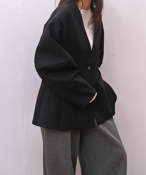 AKTE(アクテ)の「コクーンスリーブノーカラージャケット(ノーカラージャケット・レディース・キャメル/ブラック・2/1)」の8枚目の写真