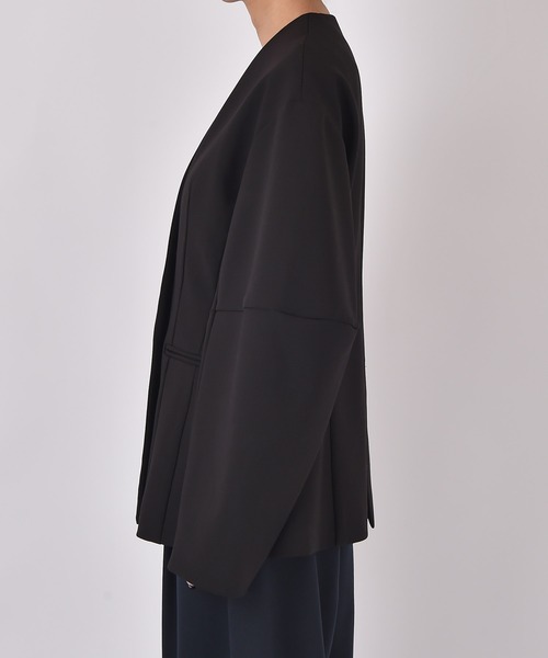 AKTE(アクテ)の「コクーンスリーブノーカラージャケット(ノーカラージャケット・レディース・キャメル/ブラック・2/1)」の14枚目の写真