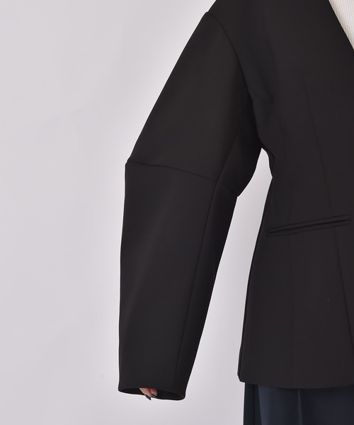 AKTE(アクテ)の「コクーンスリーブノーカラージャケット(ノーカラージャケット・レディース・キャメル/ブラック・2/1)」の19枚目の写真