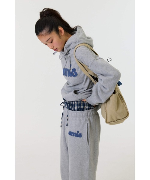EMIS（イミス）の「COLOR-BLOCK APPLIQUE HOODIE（スウェット・レディース・アイボリー/グレー/チャコール・LARGE/MEDIUM/SMALL）」の19枚目の写真