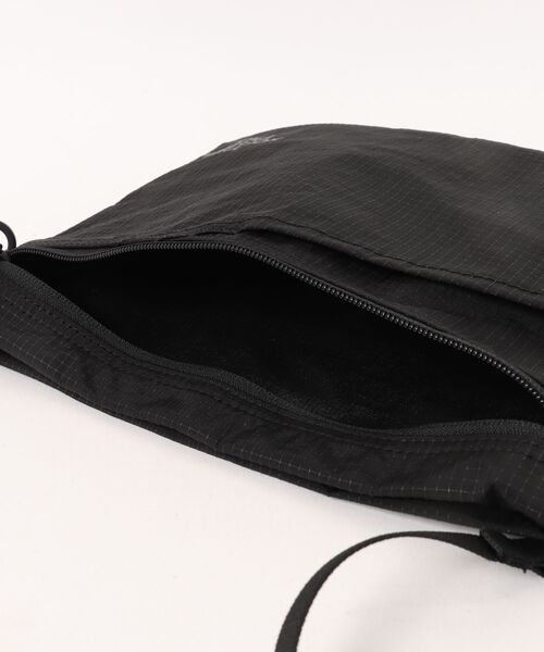 THE NORTH FACE(ザノースフェイス)の「【THE NORTH FACE/ザ ノースフェイス】ラフターポーチM SP(ショルダーバッグ・メンズ・ブラック・FREE)」の12枚目の写真