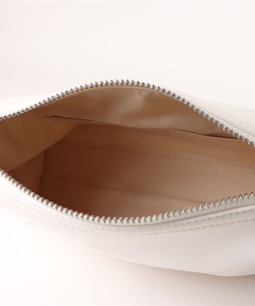 STANDOIL（スタンドオイル）の「Mushy Bag Mini 25M-143A-CR（ショルダーバッグ・レディース・ホワイト・FREE）」の4枚目の写真