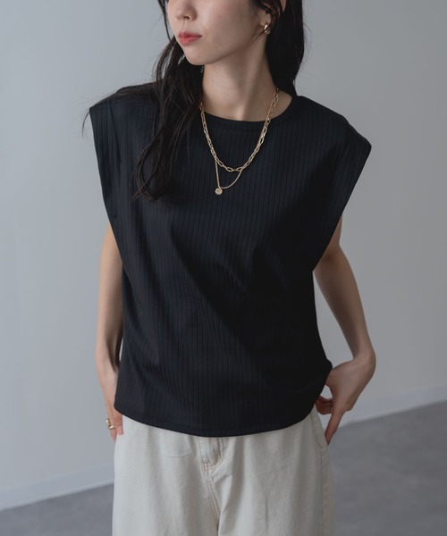 ANNA LUNA（アンナルナ）の「【ANNA LUNA】 肩タック で魅せる大人の 抜け感 トップス（Tシャツ/カットソー・レディース・ブラック/オフホワイト/グレー・MEDIUM）」の2枚目の写真