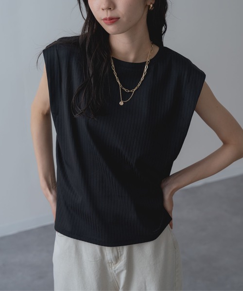 ANNA LUNA（アンナルナ）の「【ANNA LUNA】 肩タック で魅せる大人の 抜け感 トップス（Tシャツ/カットソー・レディース・ブラック/オフホワイト/グレー・MEDIUM）」の13枚目の写真