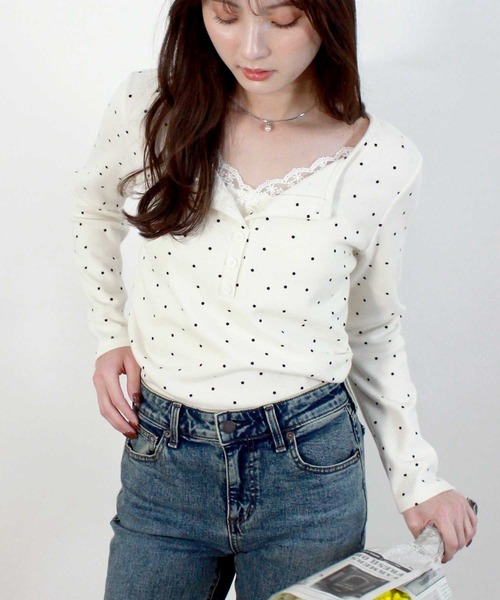 Reurie'(レウリィ)の「ドットパターンレイヤードトップ 春服 春 夏 トップス カジュアル(シャツ/ブラウス・レディース・ブラック/アイボリー・FREE)」の1枚目の写真