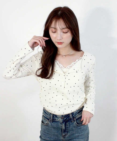 Reurie'(レウリィ)の「ドットパターンレイヤードトップ 春服 春 夏 トップス カジュアル(シャツ/ブラウス・レディース・ブラック/アイボリー・FREE)」の3枚目の写真