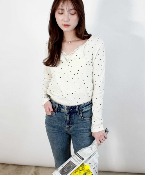 Reurie'(レウリィ)の「ドットパターンレイヤードトップ 春服 春 夏 トップス カジュアル(シャツ/ブラウス・レディース・ブラック/アイボリー・FREE)」の19枚目の写真