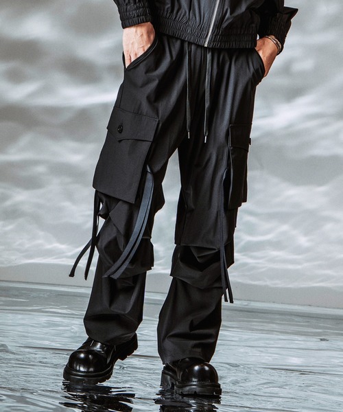 NO ID.（ノーアイディ）の「【NO ID.】Tech Easy Cargo Pants / テックイージー カーゴ パンツ（カーゴパンツ・メンズ・ブラック/グレー・1/2）」の2枚目の写真