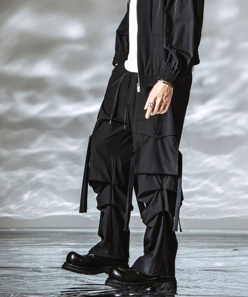 NO ID.（ノーアイディ）の「【NO ID.】Tech Easy Cargo Pants / テックイージー カーゴ パンツ（カーゴパンツ・メンズ・ブラック/グレー・1/2）」の4枚目の写真