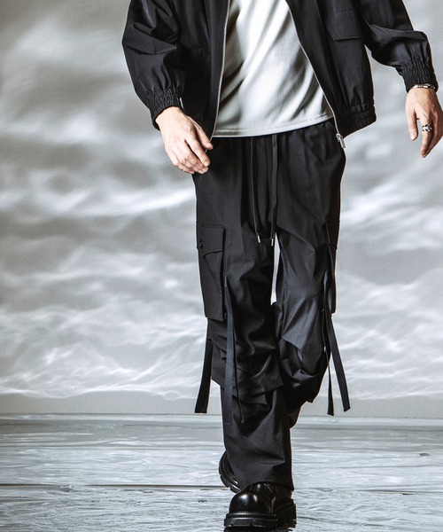 NO ID.（ノーアイディ）の「【NO ID.】Tech Easy Cargo Pants / テックイージー カーゴ パンツ（カーゴパンツ・メンズ・ブラック/グレー・1/2）」の5枚目の写真