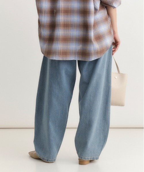 Right-on(ライトオン)の「【HONEYSUCKLE ROSE】デニム コクーンパンツ (サイドカーブ / モードシルエット / ヴィンテージ風)(デニムパンツ・レディース・ノンウォッシュ/ダークインディゴブルー・S/M/XL/L)」の11枚目の写真