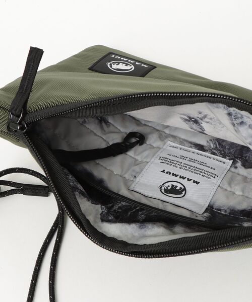 Mammut(マムート)の「エクセロン 2.0 サコッシュ ジャパンエクスクルーシブ / Xeron 2.0 Sacoche JE(ショルダーバッグ・メンズ・ブラック/カーキ・2L)」の5枚目の写真