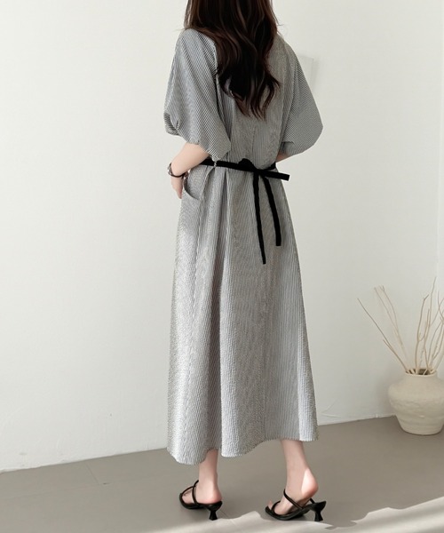 ABITOKYO(アビトーキョー)の「配色キーネックストラップ柄ワンピース(ワンピース・レディース・ブラック/ベージュ・M/L)」の11枚目の写真