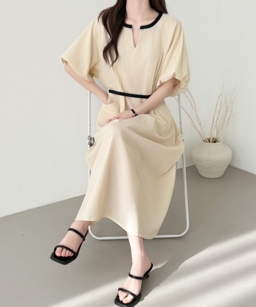 ABITOKYO(アビトーキョー)の「配色キーネックストラップ柄ワンピース(ワンピース・レディース・ブラック/ベージュ・M/L)」の22枚目の写真