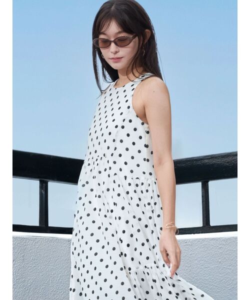 LAGUNAMOON（ラグナムーン）の「3WAYシアードットプリントギャザーフレアワンピース 【夏服】（ワンピース・レディース・ブラウン/ホワイト・MEDIUM/SMALL）」の10枚目の写真