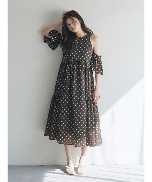 LAGUNAMOON(ラグナムーン)の「3WAYシアードットプリントギャザーフレアワンピース 【夏服】(ワンピース・レディース・ブラウン/ホワイト・MEDIUM/SMALL)」の3枚目の写真