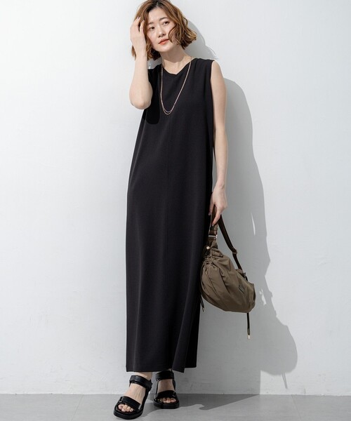 23区 L（ニジュウサンクオオキイサイズ）の「ダブルフェイスジャージー Iラインワンピース（ドレス・レディース・ブラック系/グレー系・44/46）」の8枚目の写真