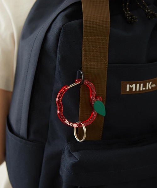 MILKFED.(ミルクフェド)の「GLITTER APPLE CARABINER RED(キーホルダー・レディース・レッド・ONE SIZE)」の1枚目の写真