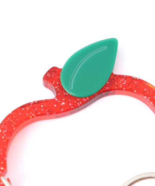 MILKFED.(ミルクフェド)の「GLITTER APPLE CARABINER RED(キーホルダー・レディース・レッド・ONE SIZE)」の8枚目の写真