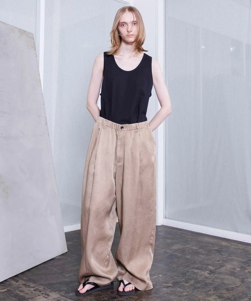 VOAAOV(ヴォアーブ)の「【VOAAOV】PIGMENT CUPRO Tuck Wide Pants(デニムパンツ・メンズ・チャコールグレー/ネイビー/キャメル・0/1/2)」の5枚目の写真