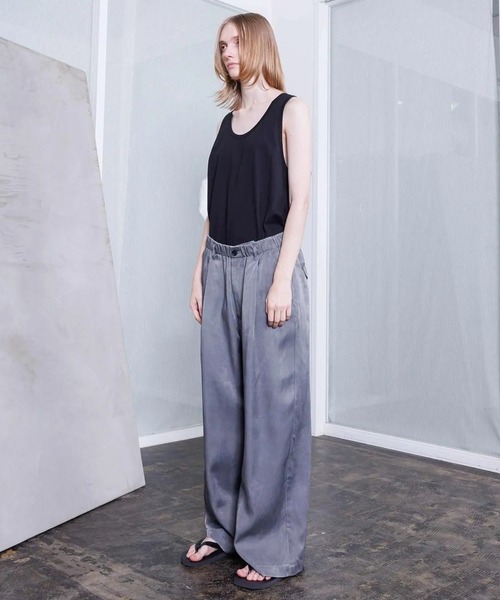 VOAAOV(ヴォアーブ)の「【VOAAOV】PIGMENT CUPRO Tuck Wide Pants(デニムパンツ・メンズ・チャコールグレー/ネイビー/キャメル・0/1/2)」の10枚目の写真