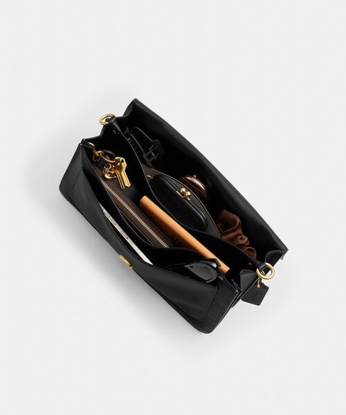 COACH(コーチ)の「タビー ショルダー バッグ 36(ショルダーバッグ・レディース・ブラック系その他・ONE)」の7枚目の写真