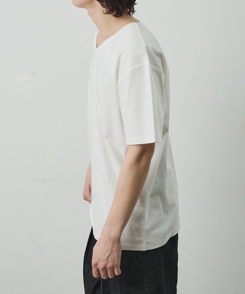 COLONY 2139(コロニートゥーワンスリーナイン)の「スマートVネック半袖Tシャツ(Tシャツ/カットソー・メンズ・ホワイト/ブラック/チャコールグレー・SMALL/LARGE/MEDIUM)」の5枚目の写真