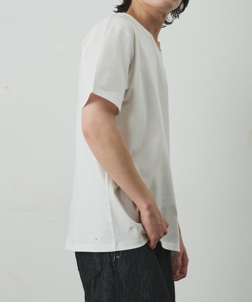 COLONY 2139(コロニートゥーワンスリーナイン)の「スマートVネック半袖Tシャツ(Tシャツ/カットソー・メンズ・ホワイト/ブラック/チャコールグレー・SMALL/LARGE/MEDIUM)」の7枚目の写真