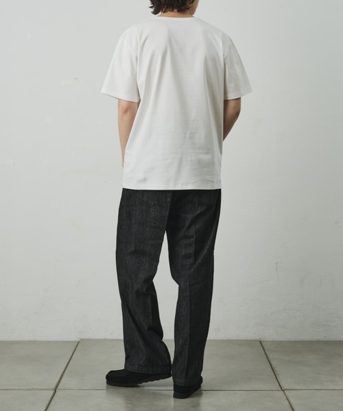 COLONY 2139(コロニートゥーワンスリーナイン)の「スマートVネック半袖Tシャツ(Tシャツ/カットソー・メンズ・ホワイト/ブラック/チャコールグレー・SMALL/LARGE/MEDIUM)」の9枚目の写真
