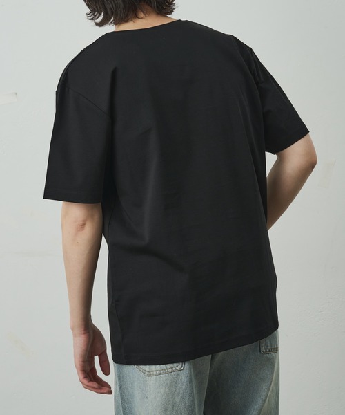 COLONY 2139(コロニートゥーワンスリーナイン)の「スマートVネック半袖Tシャツ(Tシャツ/カットソー・メンズ・ホワイト/ブラック/チャコールグレー・SMALL/LARGE/MEDIUM)」の12枚目の写真