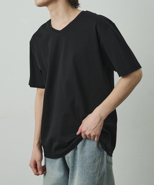 COLONY 2139(コロニートゥーワンスリーナイン)の「スマートVネック半袖Tシャツ(Tシャツ/カットソー・メンズ・ホワイト/ブラック/チャコールグレー・SMALL/LARGE/MEDIUM)」の11枚目の写真