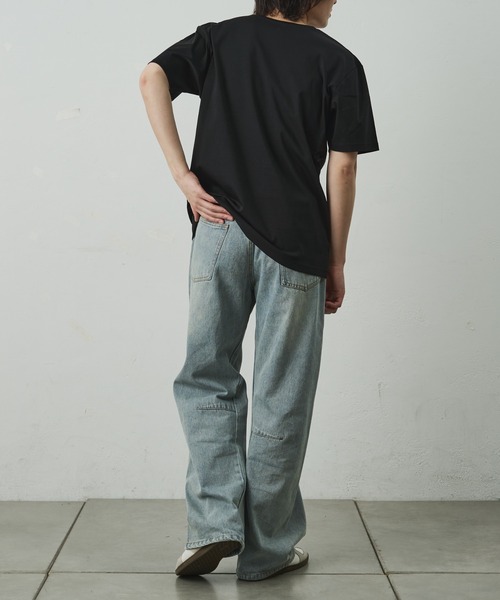 COLONY 2139(コロニートゥーワンスリーナイン)の「スマートVネック半袖Tシャツ(Tシャツ/カットソー・メンズ・ホワイト/ブラック/チャコールグレー・SMALL/LARGE/MEDIUM)」の17枚目の写真
