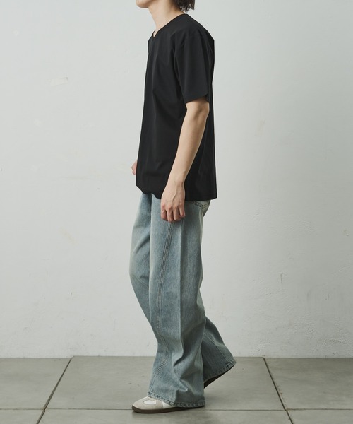 COLONY 2139(コロニートゥーワンスリーナイン)の「スマートVネック半袖Tシャツ(Tシャツ/カットソー・メンズ・ホワイト/ブラック/チャコールグレー・SMALL/LARGE/MEDIUM)」の16枚目の写真