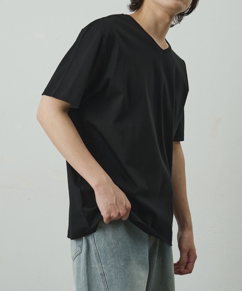 COLONY 2139(コロニートゥーワンスリーナイン)の「スマートVネック半袖Tシャツ(Tシャツ/カットソー・メンズ・ホワイト/ブラック/チャコールグレー・SMALL/LARGE/MEDIUM)」の13枚目の写真