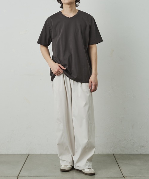 COLONY 2139(コロニートゥーワンスリーナイン)の「スマートVネック半袖Tシャツ(Tシャツ/カットソー・メンズ・ホワイト/ブラック/チャコールグレー・SMALL/LARGE/MEDIUM)」の22枚目の写真