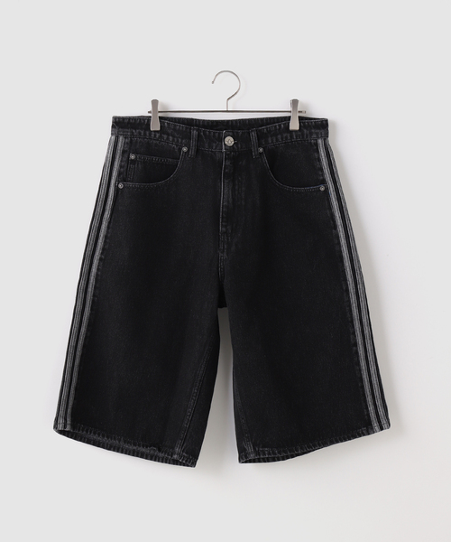 adidas Originals(アディダスオリジナルス)の「adidas originals / アディダス オリジナルス FIREBIRD ADICOLOR DENIM SHORTS(その他パンツ・メンズ・ブラック・30)」の1枚目の写真